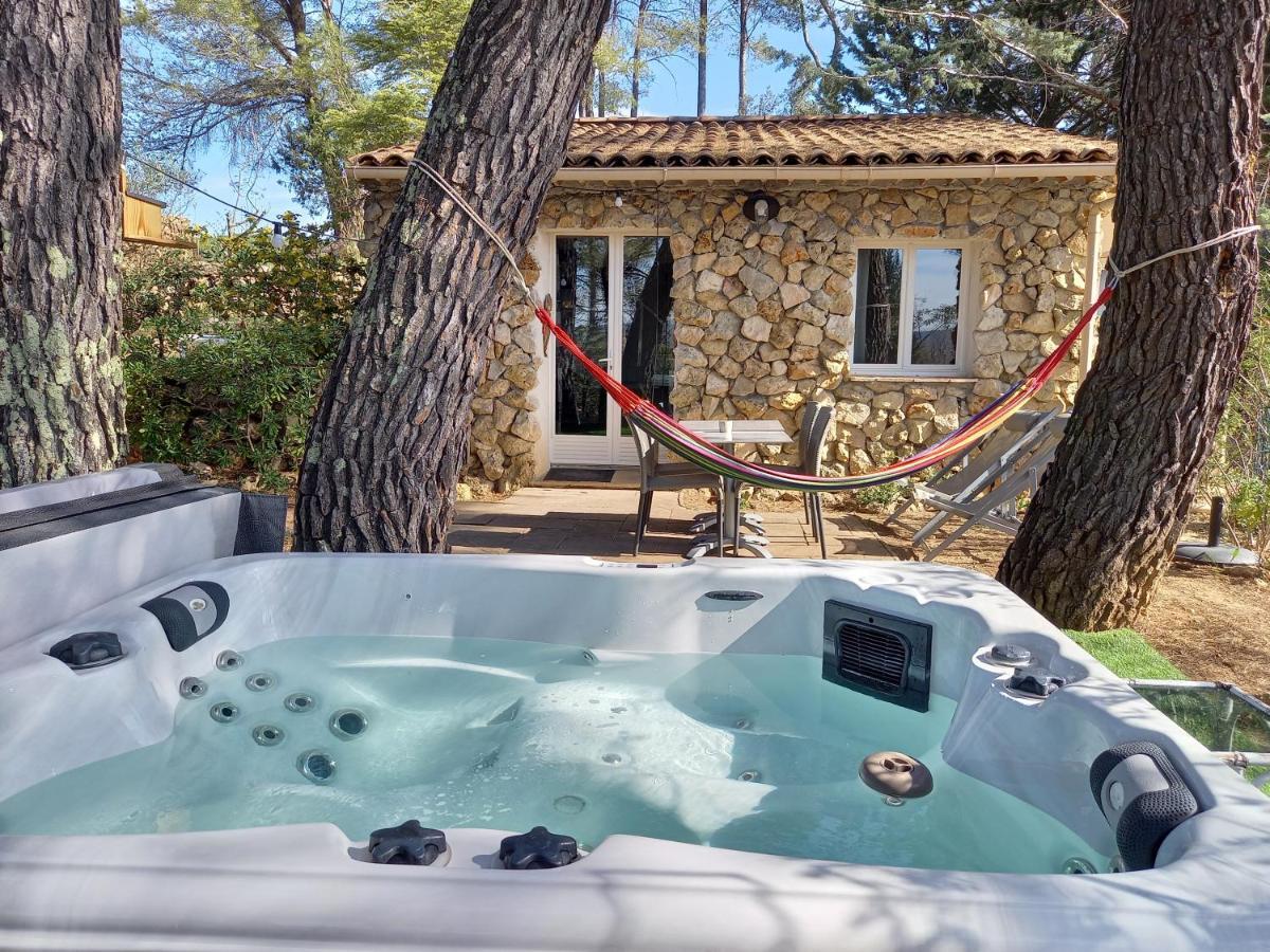 GITE AVEC JACUZZI au cœur de Provence Côte d'Azur Saint-Antonin-du-Var Exterior foto