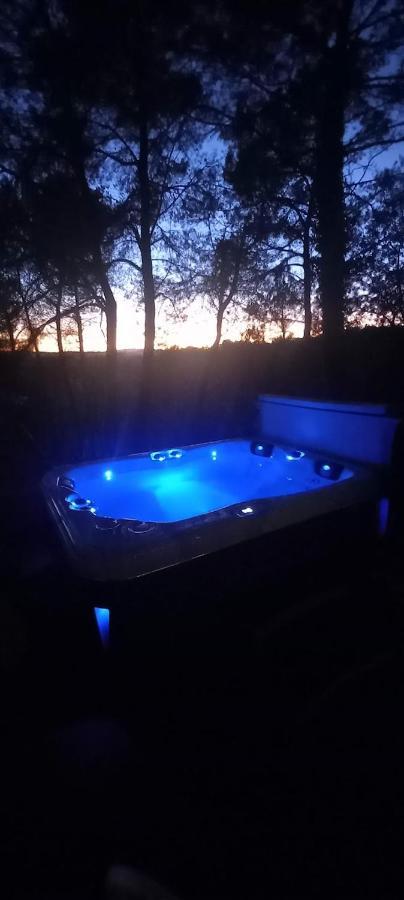 GITE AVEC JACUZZI au cœur de Provence Côte d'Azur Saint-Antonin-du-Var Exterior foto